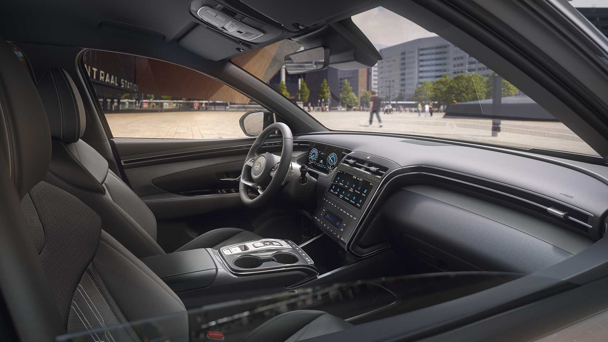 tucson_blackline_cockpit_2