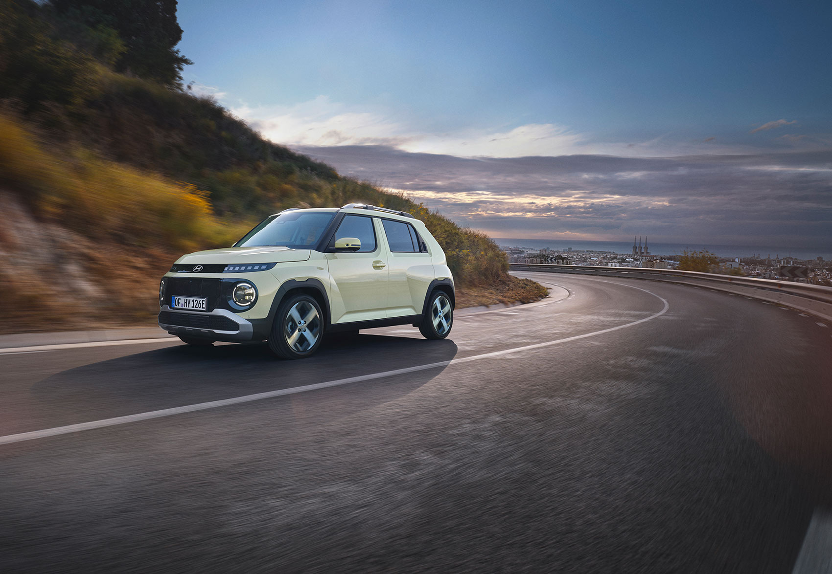 HYUNDAI INSTER auf der Strasse