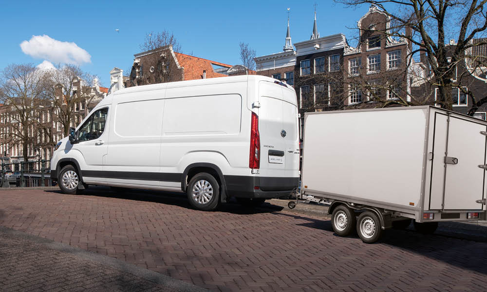 Maxus eDeliver 9 mit Anhänger