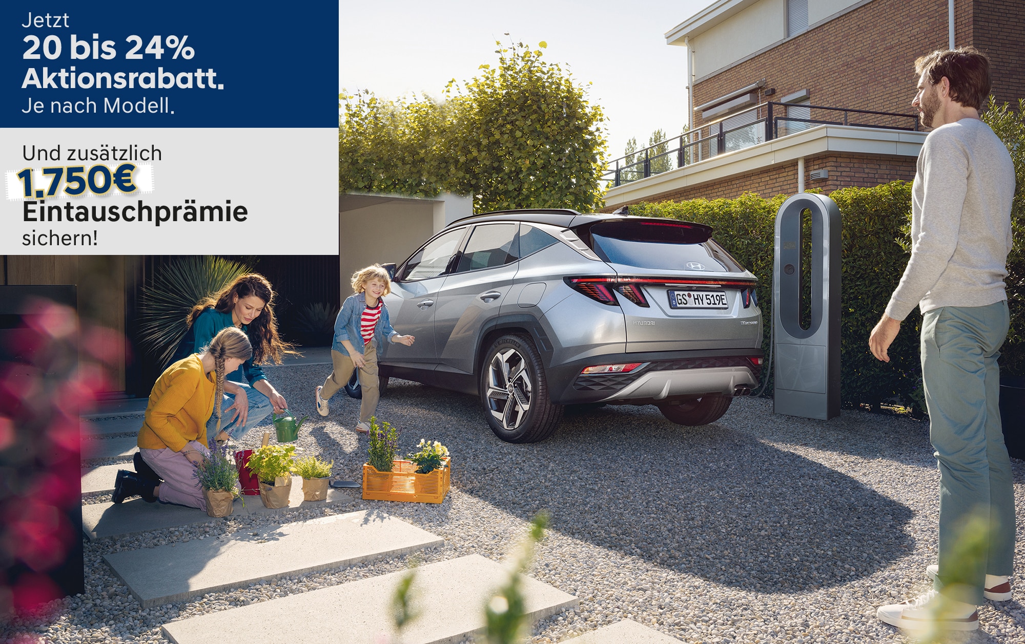 Hyundai Tucson mit 5000€ Aktionsbonus und 1.750€ Eintauschprämie. Faminline und SportSUV mit Familie von dem Haus